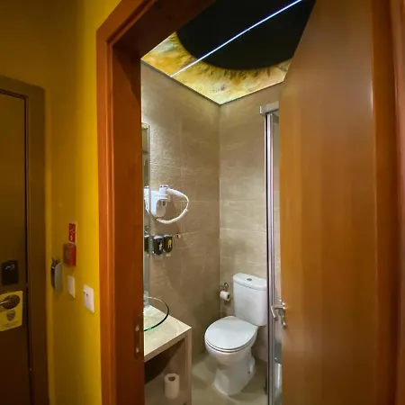 شقة Arty In The Heart Of , Baixa Chiado